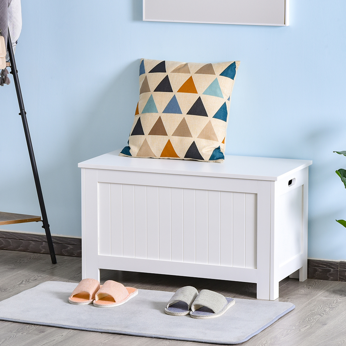 Spacious Toy Chest with Safety Hinges & Easy-Carry Handles - Keep Clutter at Bay!