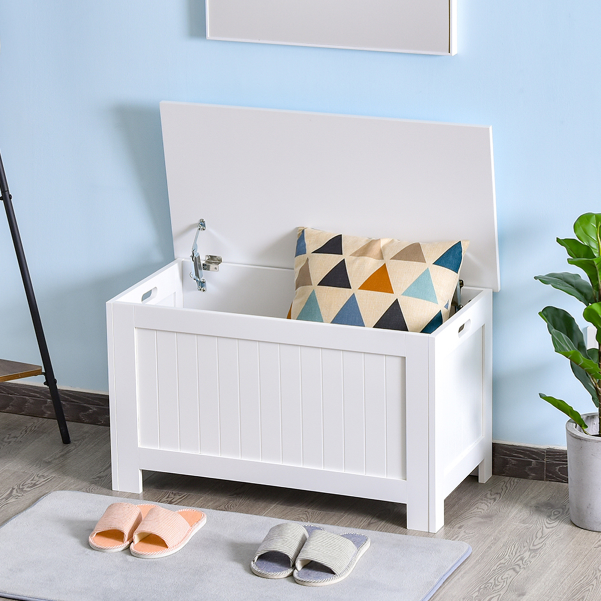 Spacious Toy Chest with Safety Hinges & Easy-Carry Handles - Keep Clutter at Bay!