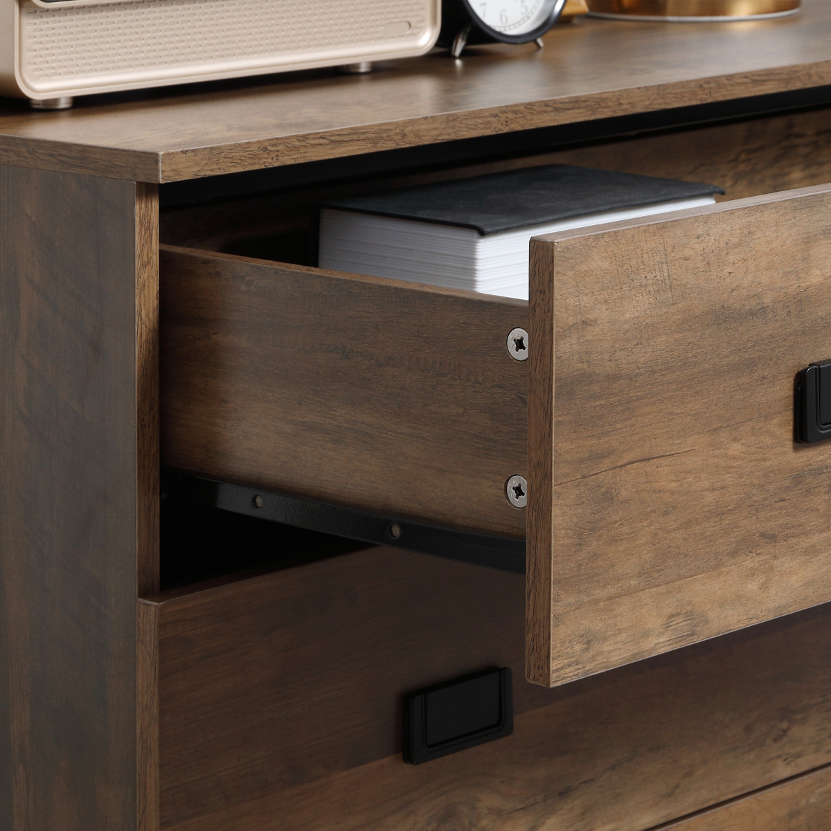 4-Drawer Storage Chest for Bedroom & Living Room - Modern & Sturdy