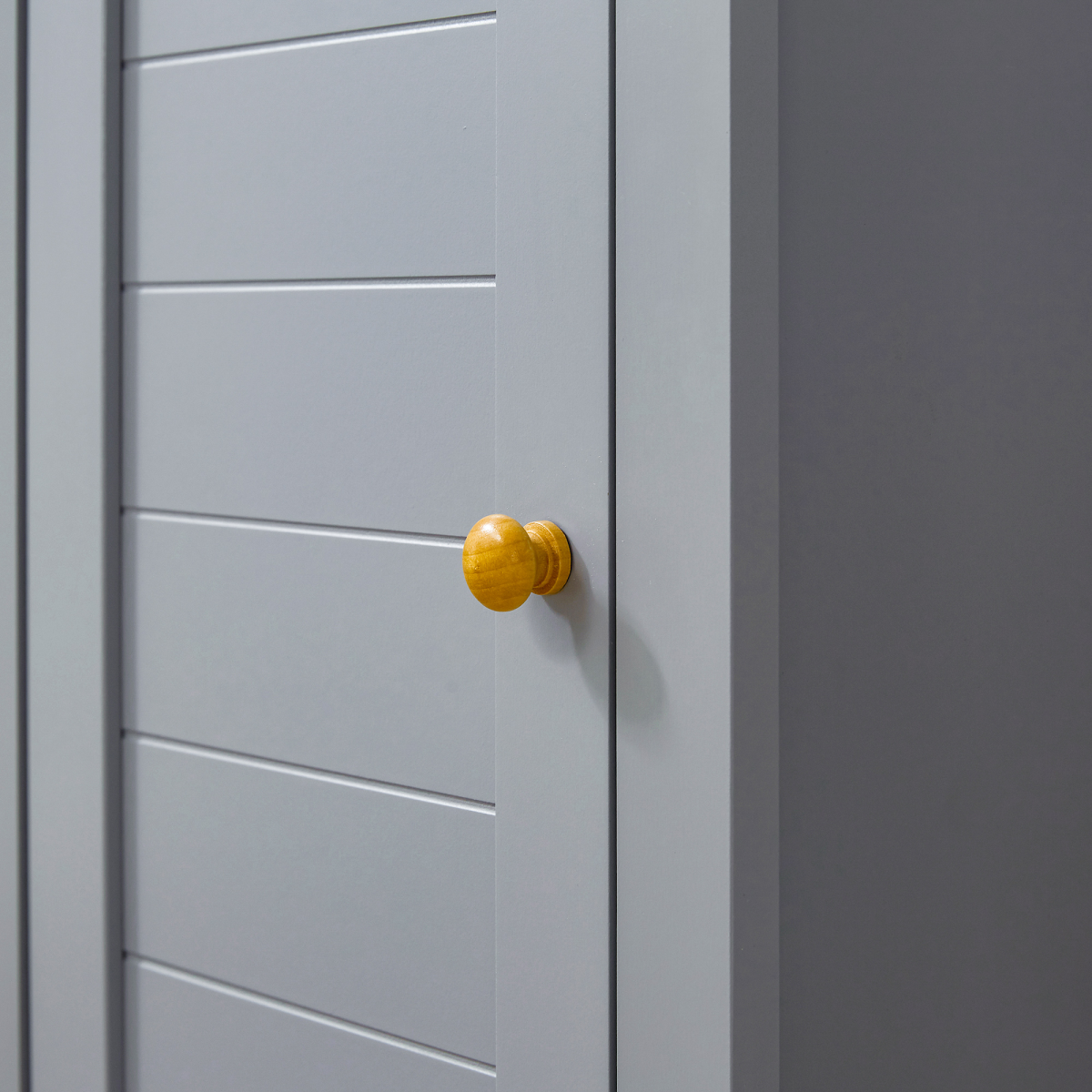 Maximize Space with Kleankin Tall Bathroom Storage Cabinet - Adjustable & Stylish!