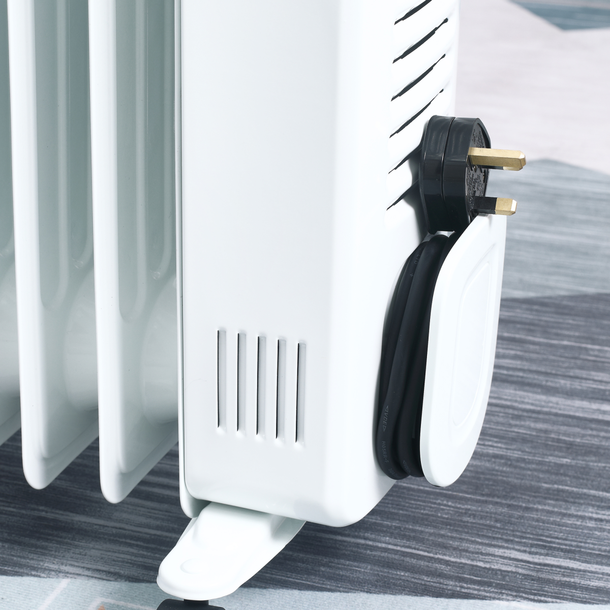 2000W Digital Oil-Filled Radiator, 9-Fin, Remote, 24h Timer, White