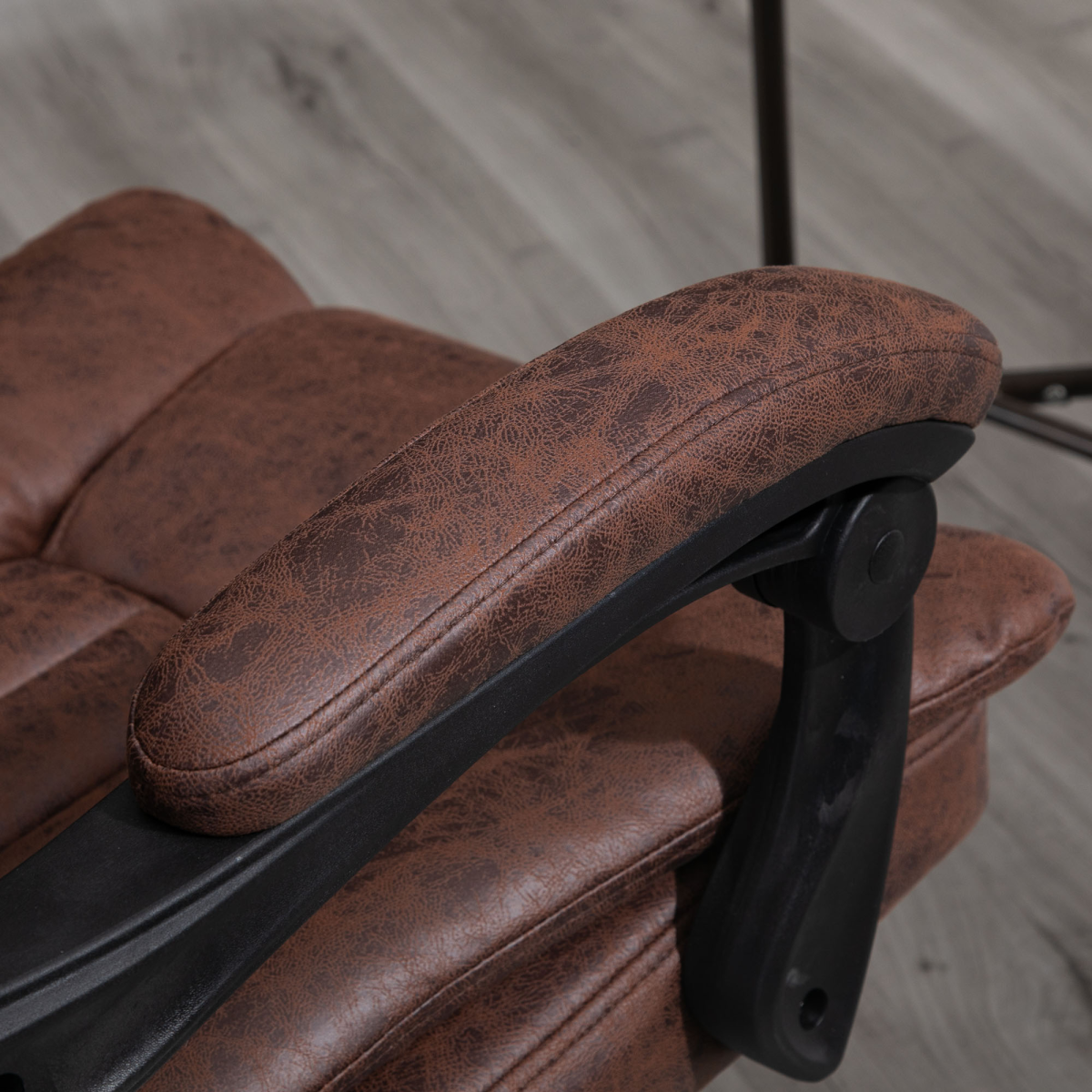 Executive Office Chair with Footrest and Armrests - Brown