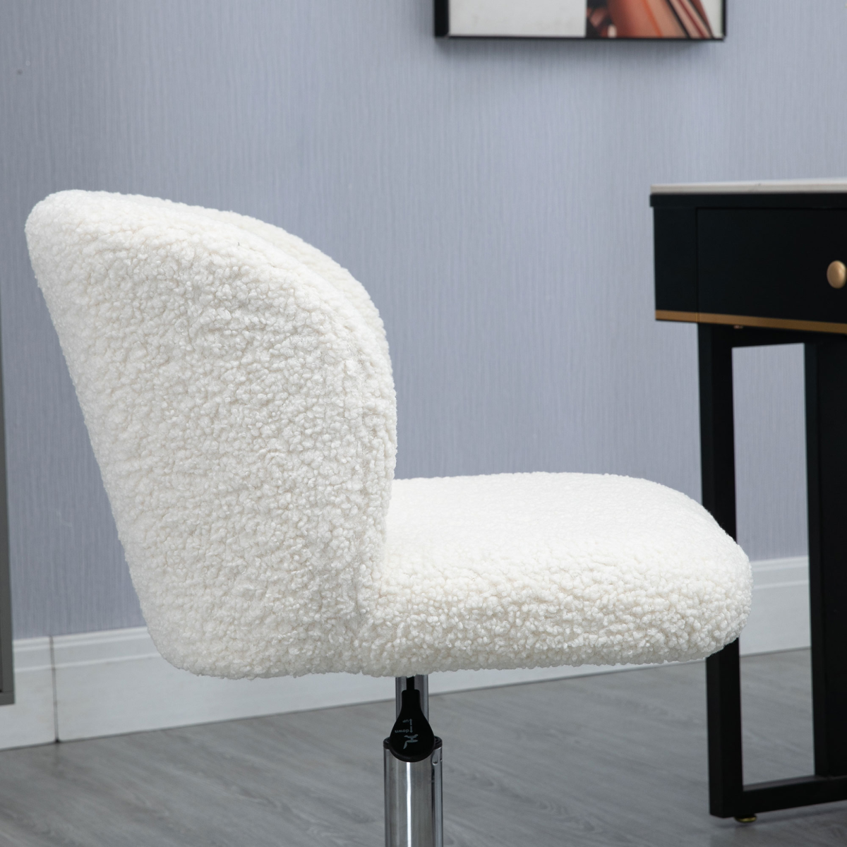 Stylish White Swivel Office Chair with Adjustable Height & Mobility