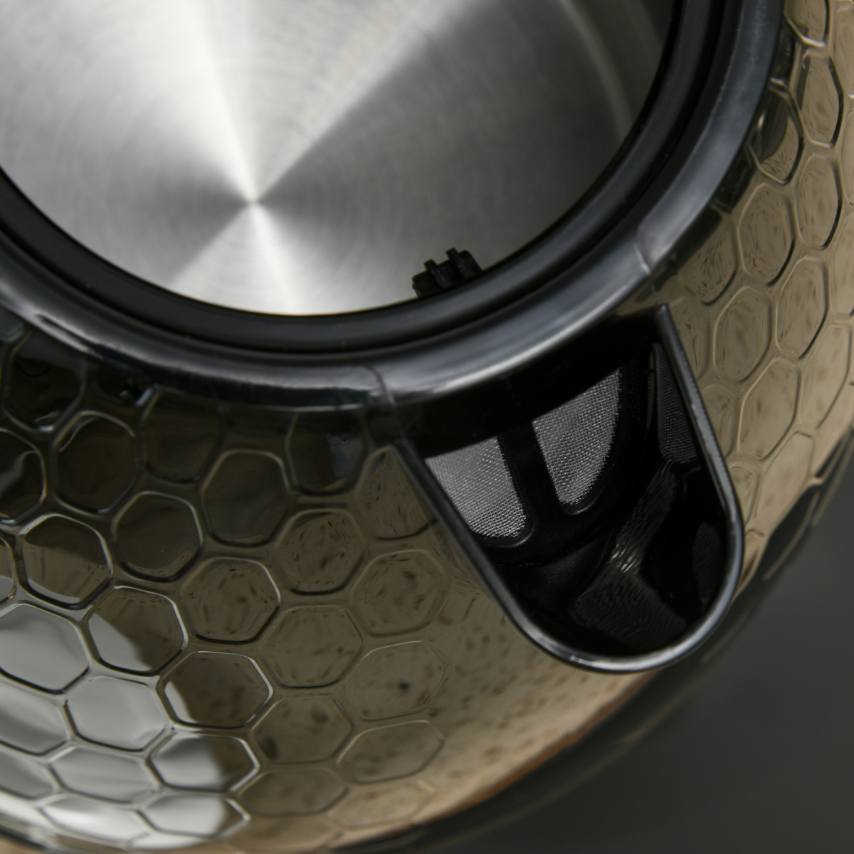 Stylish 1.7L Kettle & Toaster Set - Defrost, Reheat & Honeycomb Design!