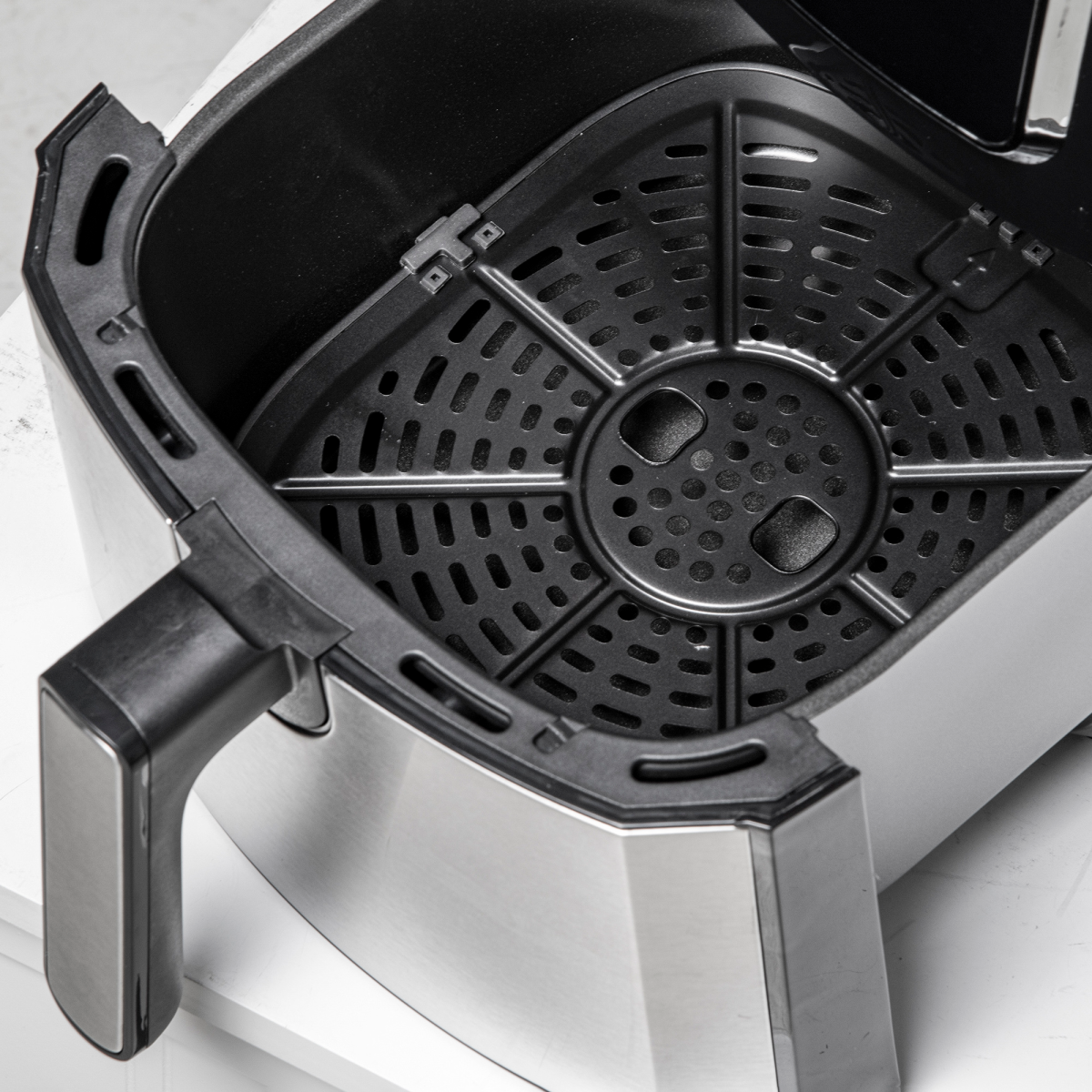 Air Fryer 1700W 6.5L with Digital Display Timer for Low Fat Cooking