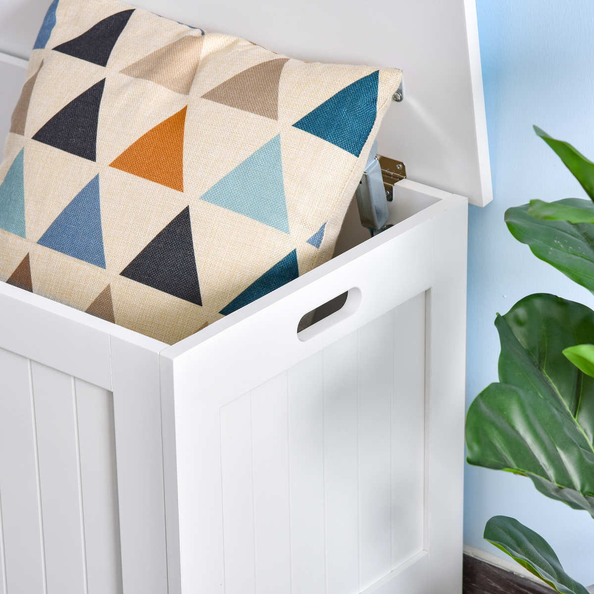 Spacious Toy Chest with Safety Hinges & Easy-Carry Handles - Keep Clutter at Bay!