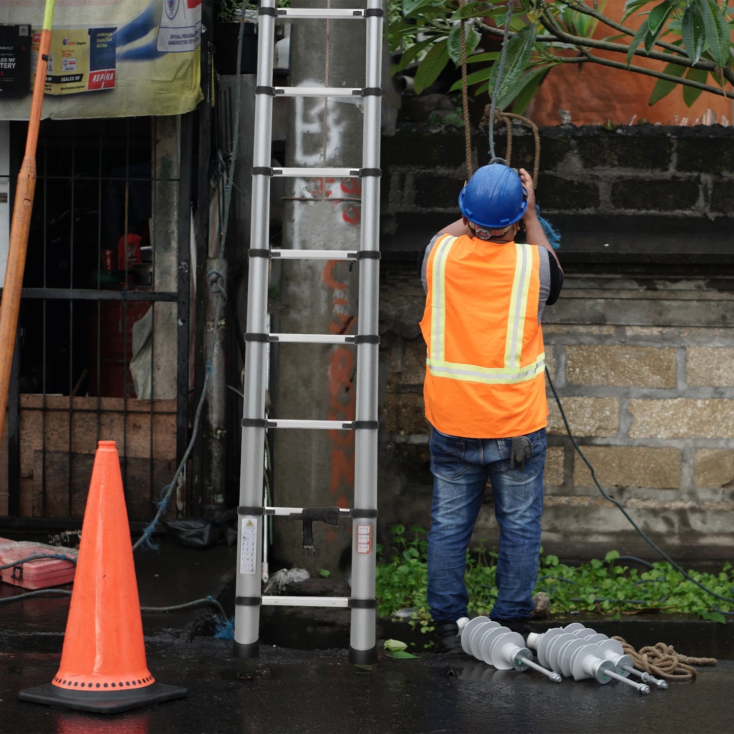 Multi-Size Aluminium Telescopic Ladder with Non-Slip Feet,Adjustable Lightweight Ladder