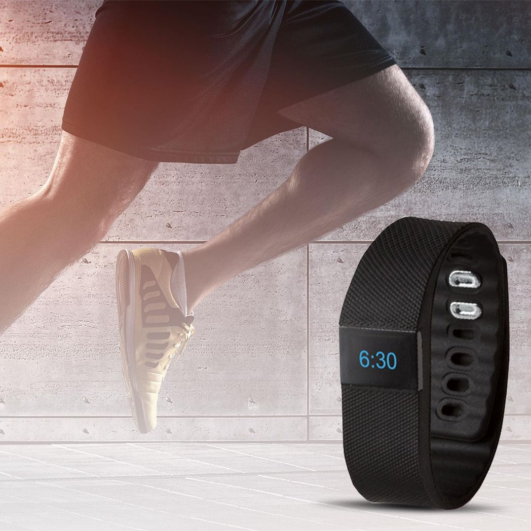 BAS-Tek Classic Bluetooth Fitness Tracker - Sleek Black Wellness Companion
