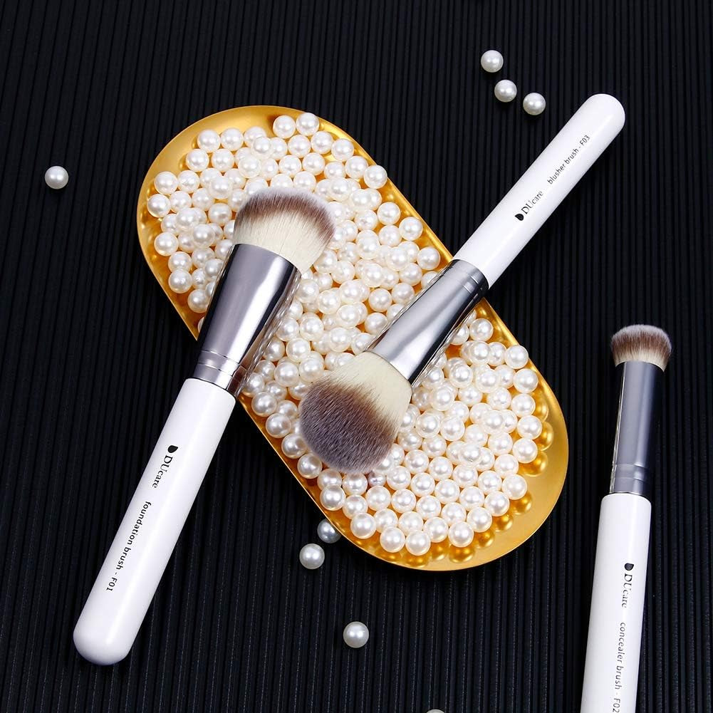 Essential Travel Makeup Brush Set - 3 Pcs Kabuki, Powder, and Concealer Brushes for Flawless Application - White